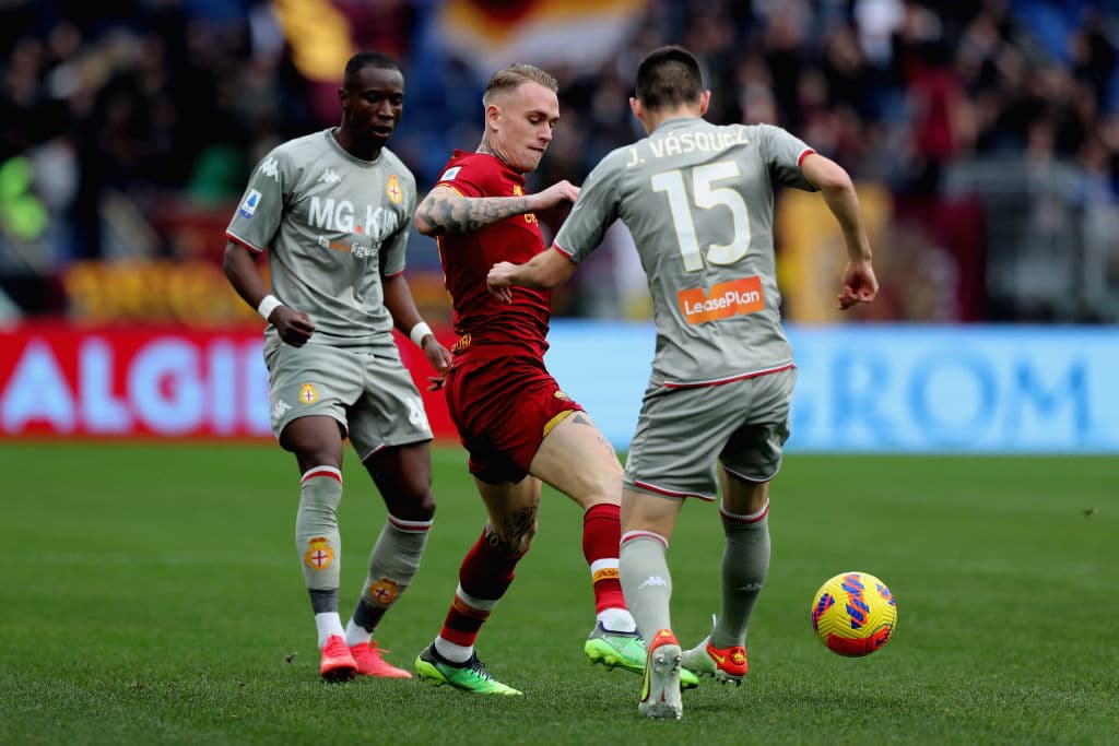 Con un explsado de cada lado, tanto como Roma como Genoa deciden parar la batalla y se conforman con el empate 0-0.