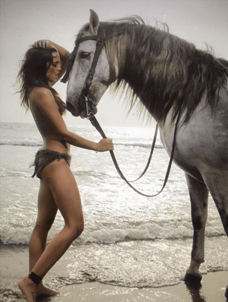 Aunque esta vez, sus expresiones coinciden con 
<b>los <a href="https://www.univision.com/entretenimiento/selena-gomez-lanza-un-grito-de-guerra-tras-las-criticas-a-su-figura-y-varias-estrellas-le-hacen-coro">reclamos</a></b> que varias celebridades han hecho sobre la obsesión con la perfección física, a causa de las críticas a 
<b>Selena Gómez</b>.