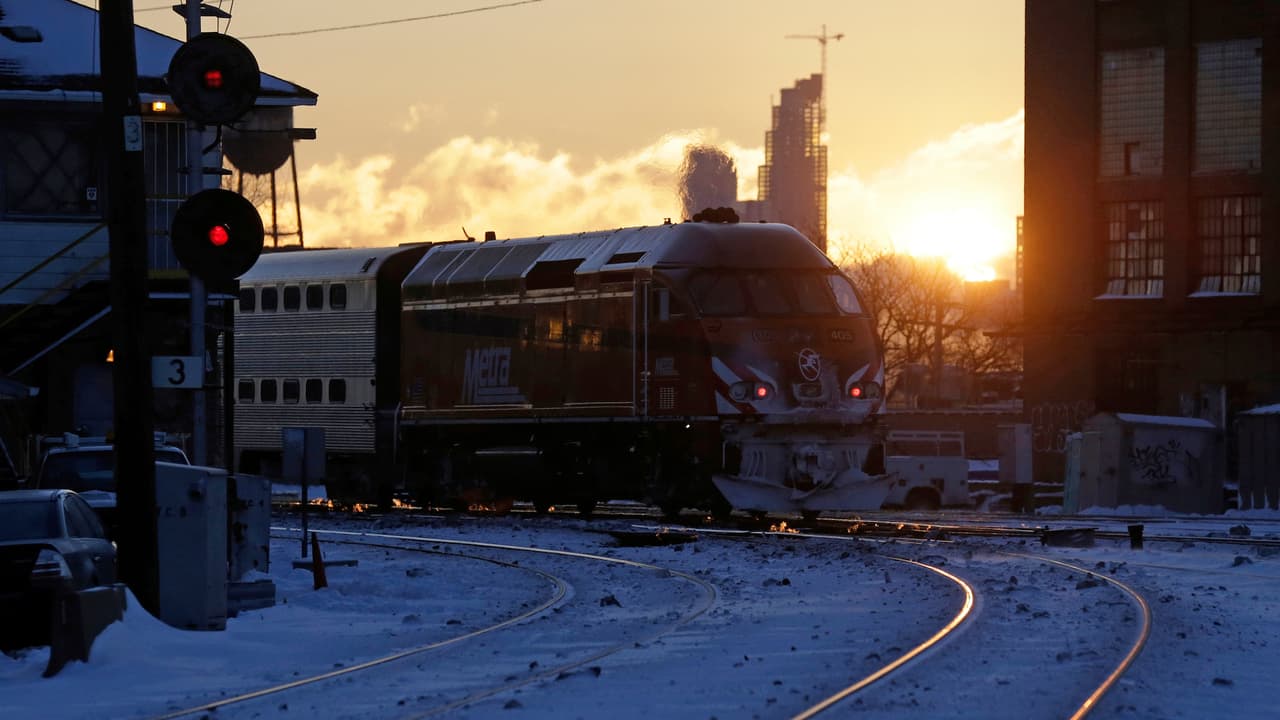 Metra cancela horarios de trenes en 4 líneas del área de Chicago ante una posible huelga 