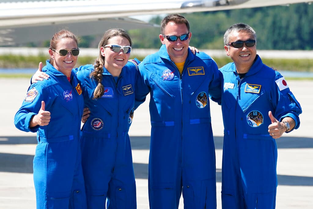Imágenes del lanzamiento de la misión Crew-5 de SpaceX en Cabo Cañaveral, en Florida Central.