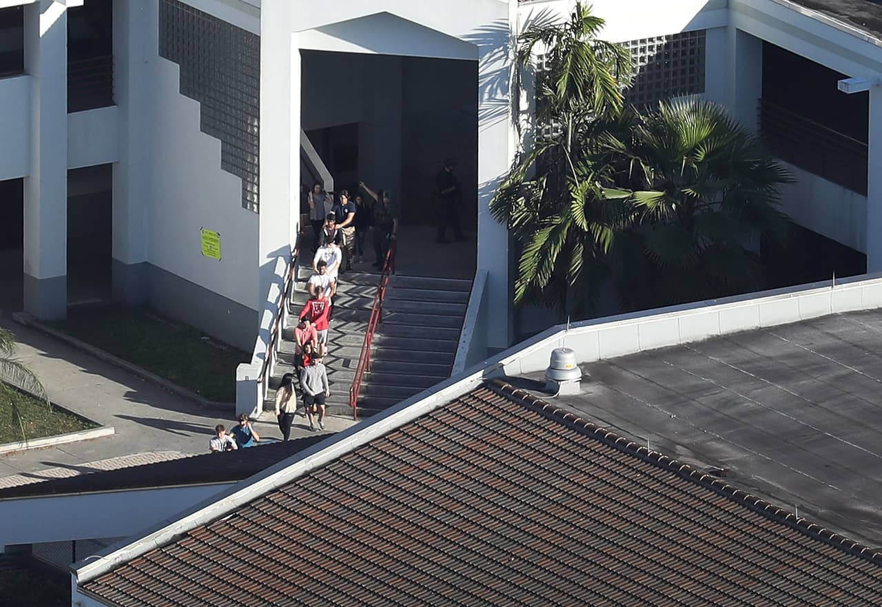 Así es la escuela de Florida que fue sacudida por un mortal tiroteo el día de San Valentín