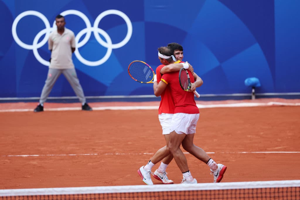 Nadal y Alcaraz sufren pero avanzan a Cuartos de dobles en Paris 2024