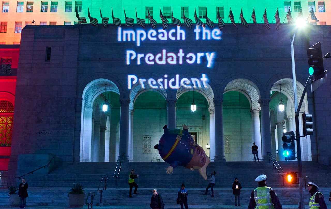 El movimiento “Nobody Is Above the Law” - “Nadie está por encima de la ley”, lleva como nombre el decreto constitucional de Los Estados Unidos. 
<br>