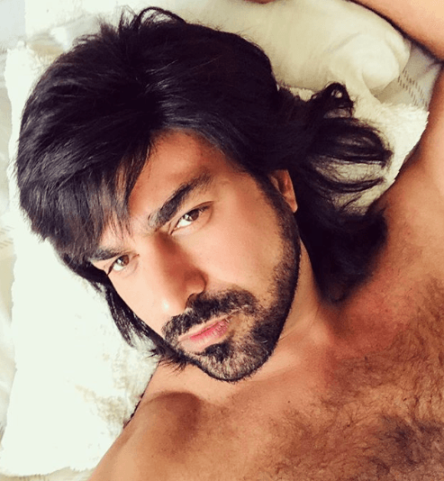 Aunque el personaje de Albertano se caracteriza por ser un galán vanidoso con radiante cabellera, el aspecto del actor en la vida real ha sorprendido a miles de fans. 
<br>