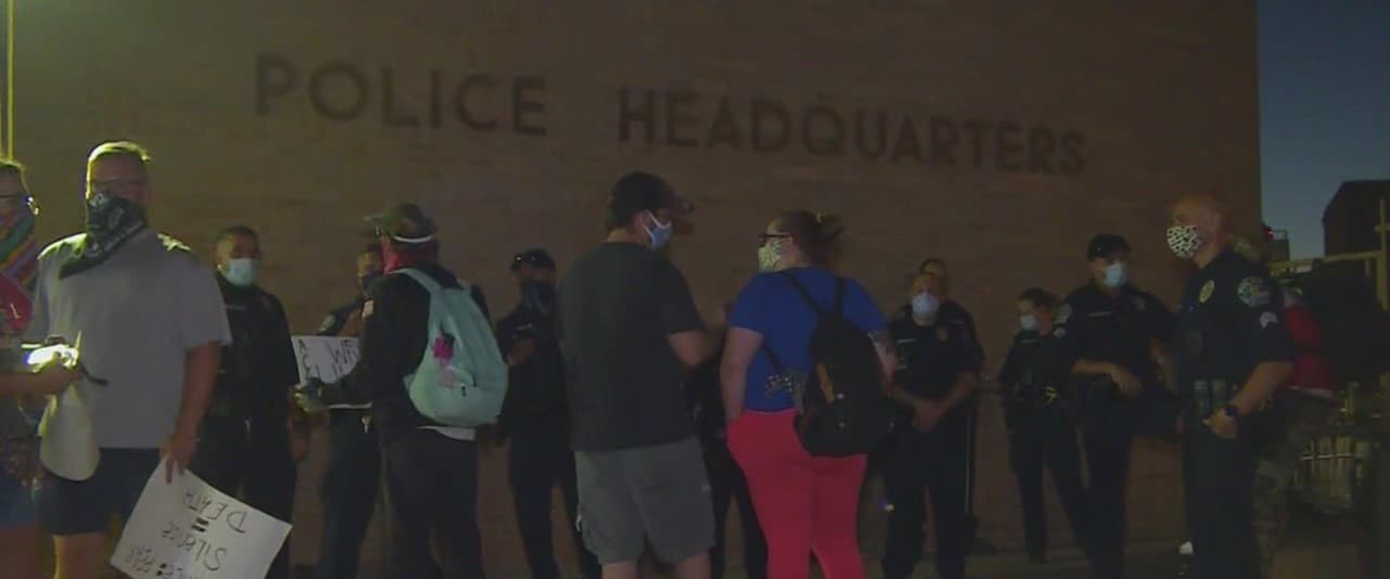 Javier Ambler, un afroamericano de 40 años, 
<a href="https://www.univision.com/local/austin-kakw/no-puedo-respirar-revelan-video-de-un-caso-similar-al-de-george-floyd-en-texas">murió en marzo de 2019 </a>l uego de ser perseguido por más de 20 minutos por agentes del sheriff del condado Williamson por un delito menor de tránsito.