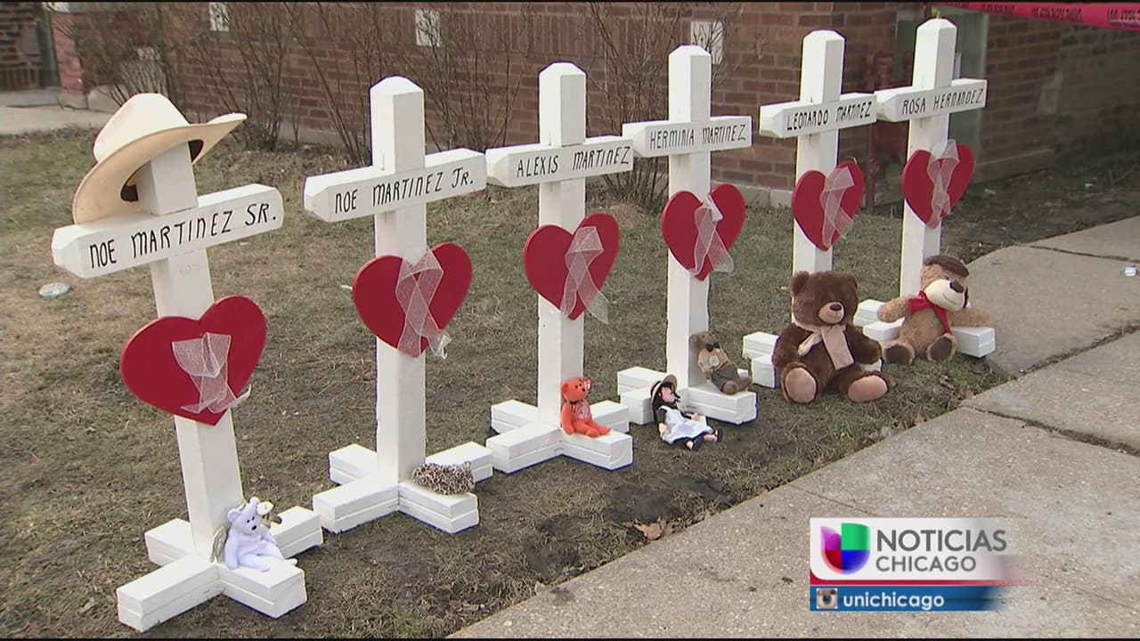 Presuntamente, Diego y Jafeth fueron con intención de 
<a href="https://www.univision.com/local/chicago-wgbo/presuntos-autores-de-masacre-en-gage-park-son-acusados-formalmente-de-los-cargos">robar</a> dinero y objetos de valor. Diego llevaba un arma. Diego y Jafeth convivieron con María, su tía, Leonardo y Alexis, sus primos, y Rosaura, su abuela.
<br>