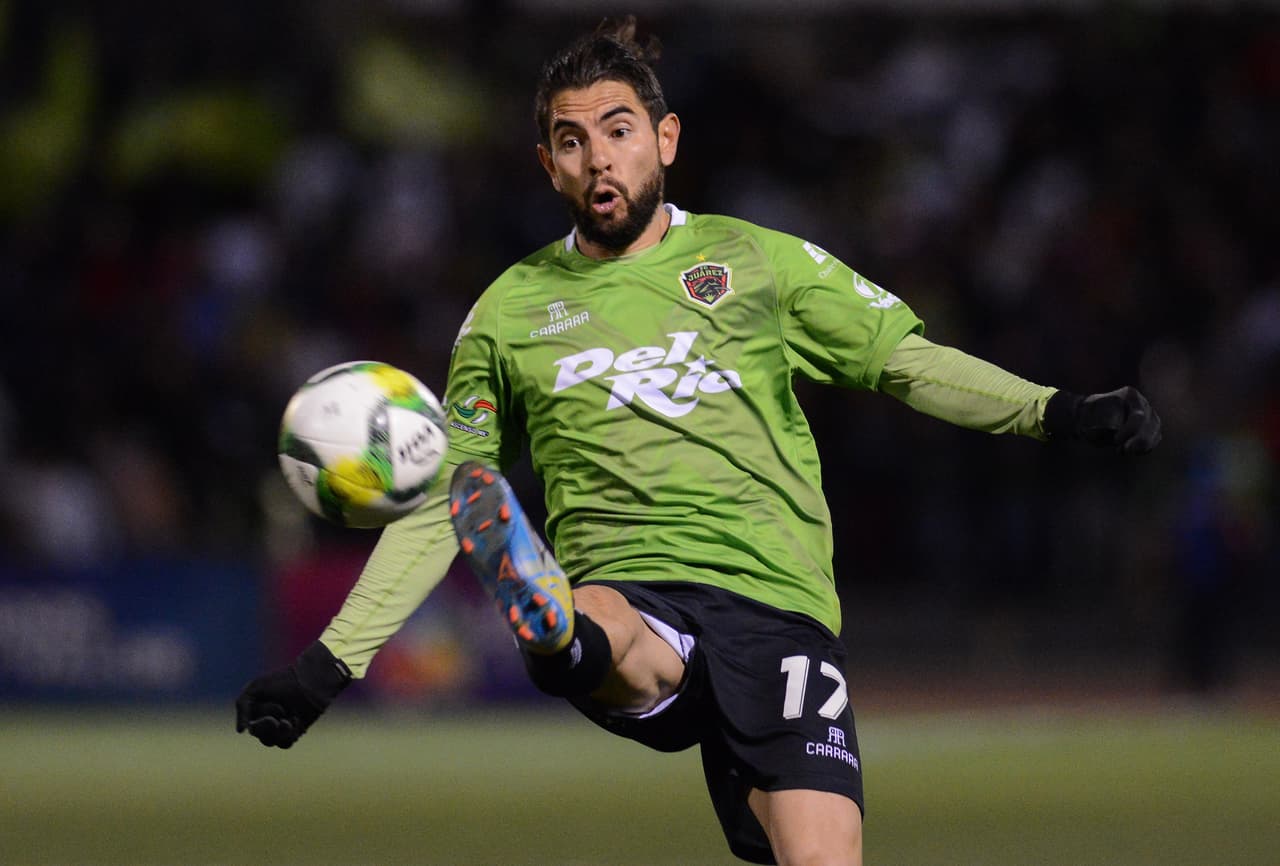 Los de casa, a pesar del gol, no renunciaron al ataque y por el contrario, lucharon por marcar un segundo tanto, mientras que el Veracruz seguía aletargado.