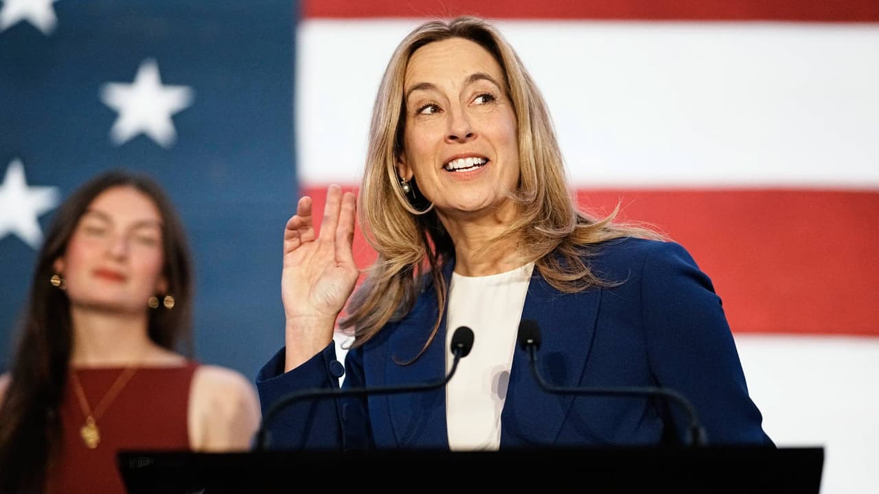 “Esta nación jamás será gobernada por reyes”: Sherrill celebra su victoria en Nueva Jersey