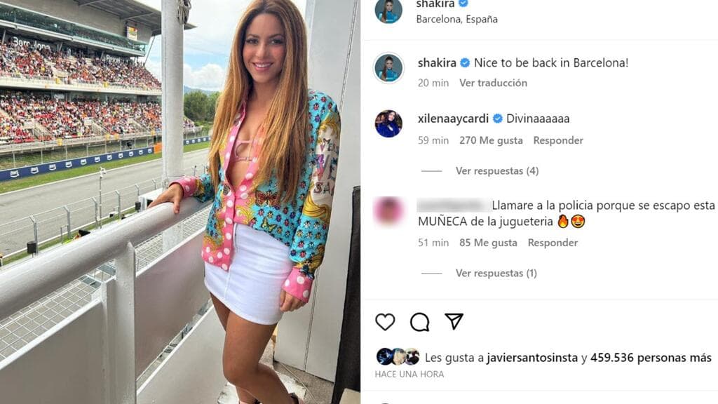 La blusa Versace que usó Shakira la complementó con una minifalda blanca durante el Gran Premio de España.