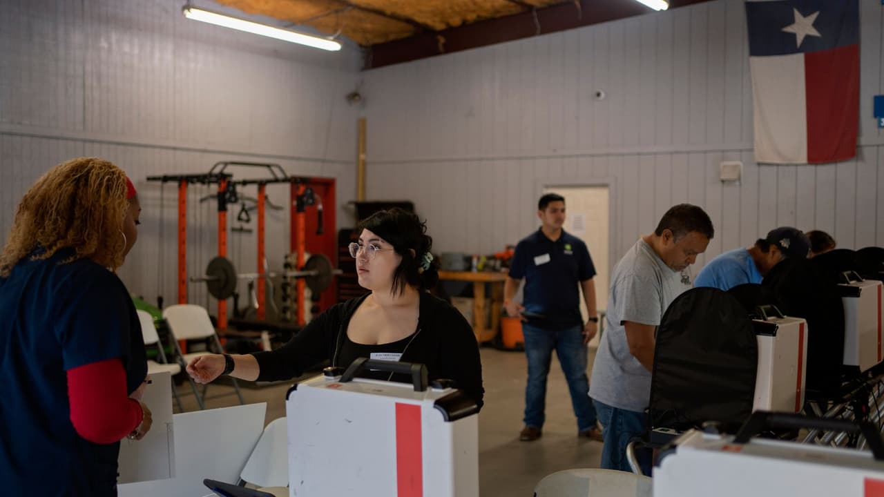 Texas abre investigación por presuntas irregularidades con el registro de votantes en el condado Harris