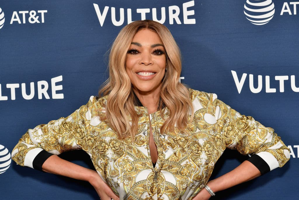 La presentadora Wendy Williams habló sobre las declaraciones de Rihanna en su show 'Wendy' y trató de defenderla.