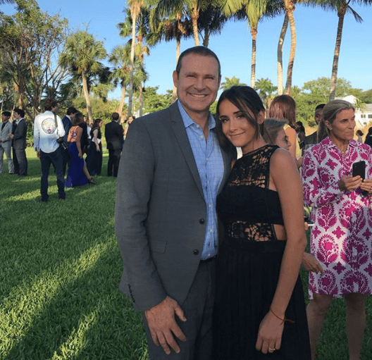 El pasado 28 de abril, Alan Tacher estuvo acompañando a su hija Hannah en su fiesta de graduación.