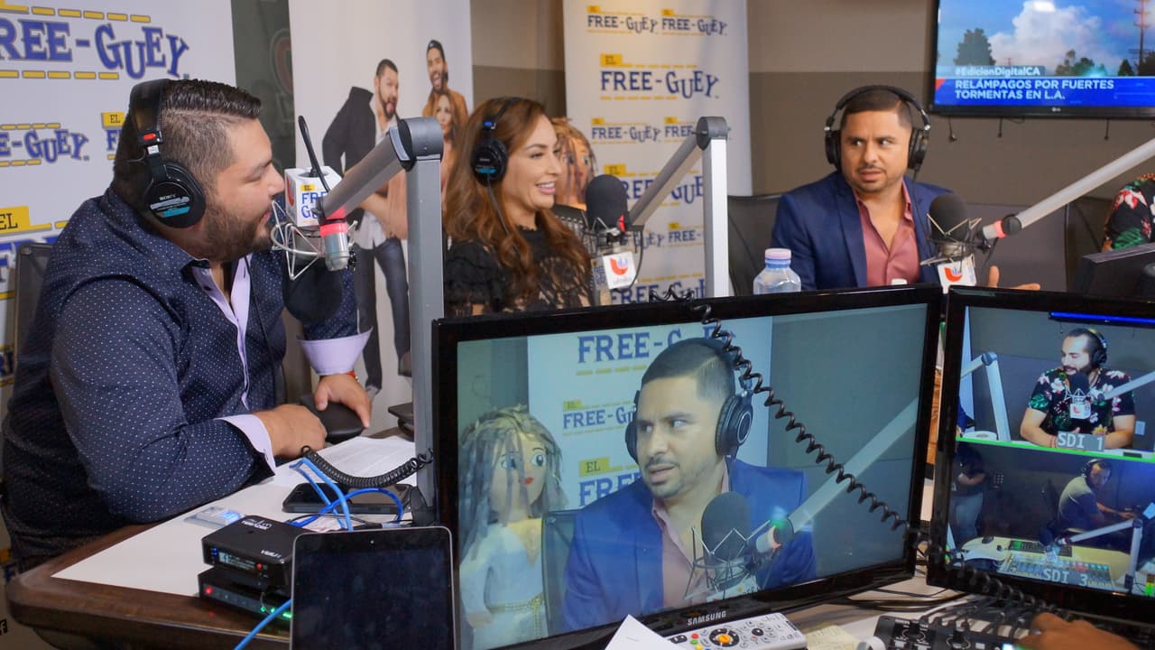 <b><a href="http://www.univision.com/temas/larry-hernandez">Larry Hernández</a></b> está de manteles largos con su nuevo disco 'Lo Blanco y Lo Negro de Mi Vida' y confesó que algunas de las canciones las escribió en la carcel.