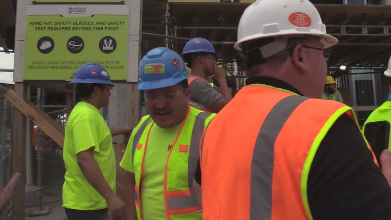 "La unidad hace la fuerza": trabajadores indocumentados logran victoria