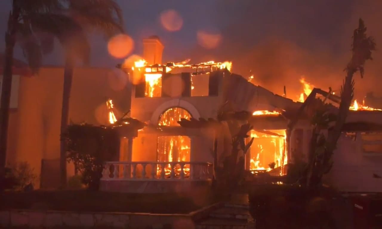 Según el Servicio de Meteorología Nacional, los vientos en esa zona alcanzaron 30 millas por hora el miércoles.