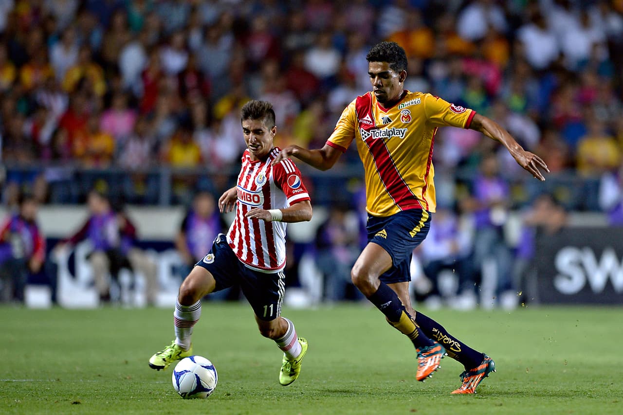 Cubrir la ausencia de Marco Fabían también será una tarea importante para el técnico argentino pues con todo y que el camisa '33' no era titular indiscutible, ha sido un revulsivo habitual y con la suspensión por la roja ante Tijuana, habrá que echar mano de gente como Isaac Brizuela para llenar ese espacio.