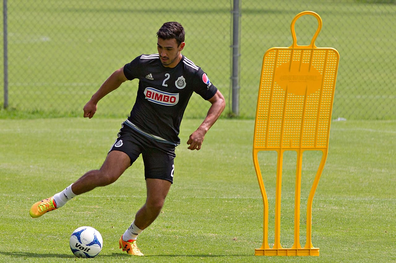 La tarea de Oswaldo Alanís será fundamental para mantener a raya al arsenal ofensivo de las águilas por lo que debe cuidar su ubicación en las jugadas de peligro para no dar ventajas.