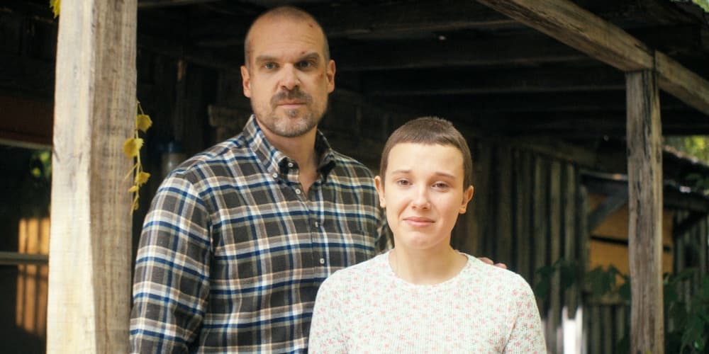 David Harbour y Millie Bobby Brown en Stranger Things