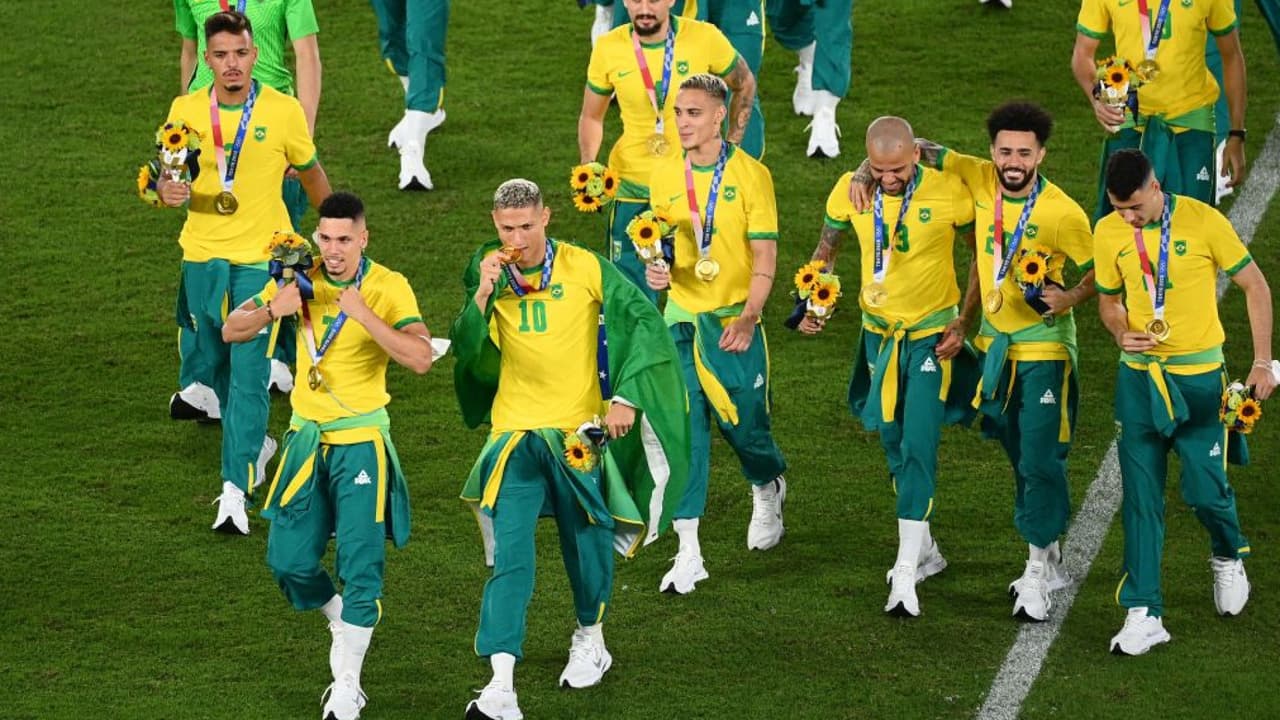 Repudia Comité Olímpico de Brasil premiación sin uniforme en oro del futbol