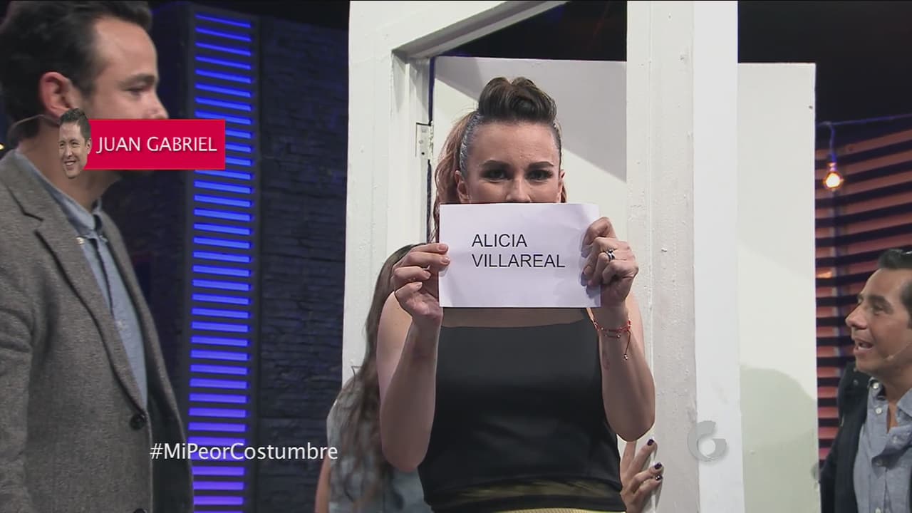 Una guapa cantante del norte quiso venir a saludar.