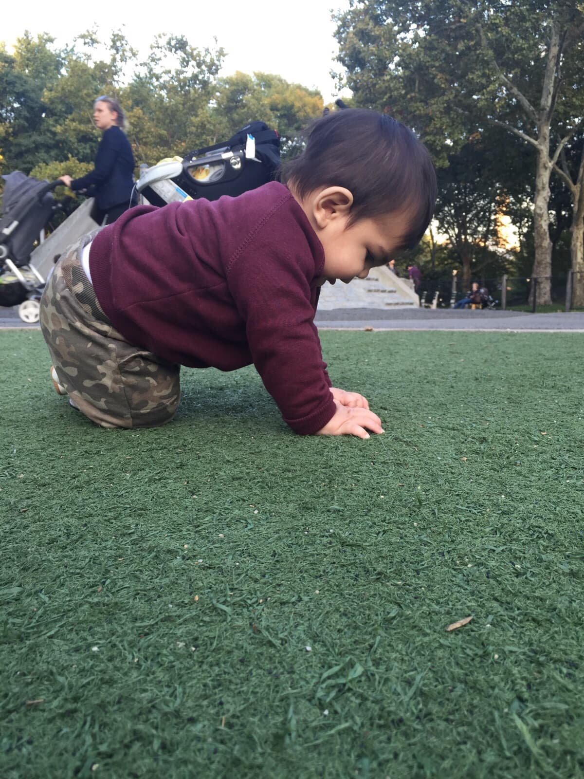 Alejandra no aguanta la emoción de celebrar la primera navidad de su hijo Matteo de casi 9 meses. Mira las fotos más cute de Matteo, un bebé tan stylish como su mamá.