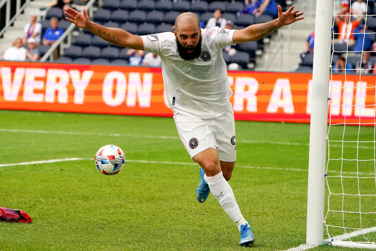 Gonzalo Higuaín registró 12 goles y 9 asistencias con Inter Miami CF en 2021.
<br>