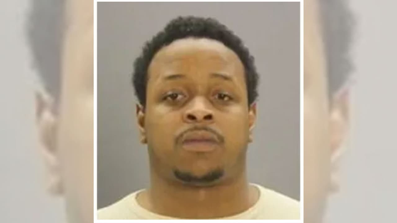 Buscan a persona de interés en el homicidio de un hombre en Dallas