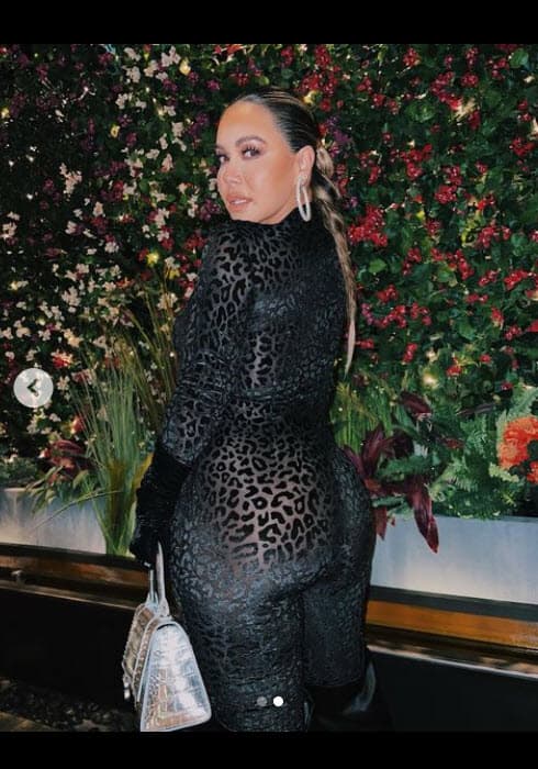 Sobre el atuendo que decidió usar la noche de la pelea del 'Canelo', la cantante también se pronunció. 
<br>