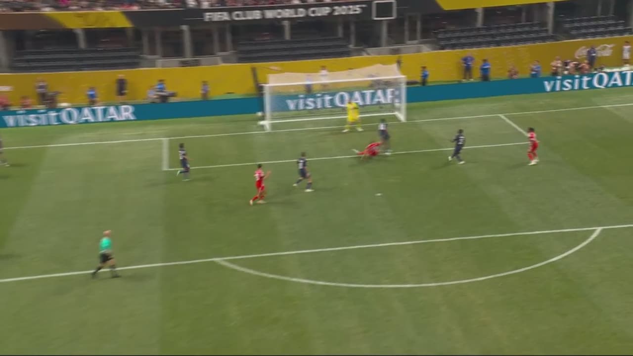 ¡Se salva el PSG! Kane remata por encima del arco de Donnarumma