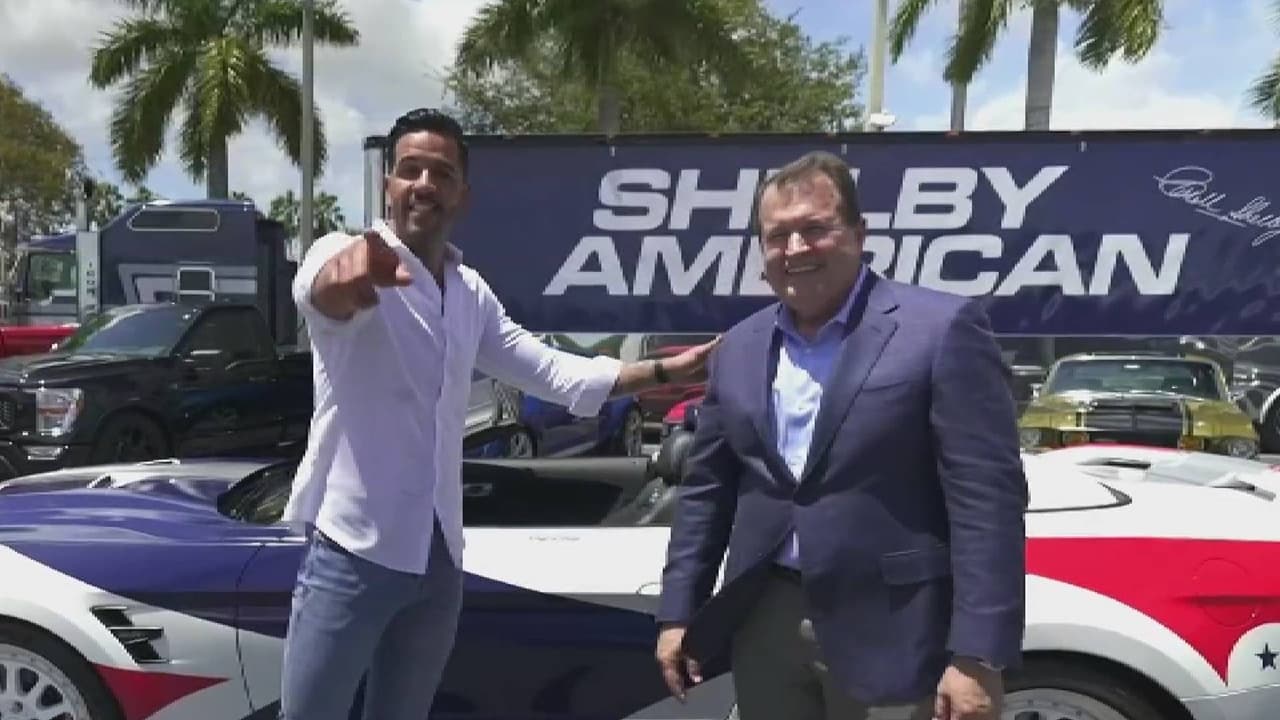Chef Yisus nos mostró la belleza de los autos Shelby y Alan Tacher no ocultó su emoción