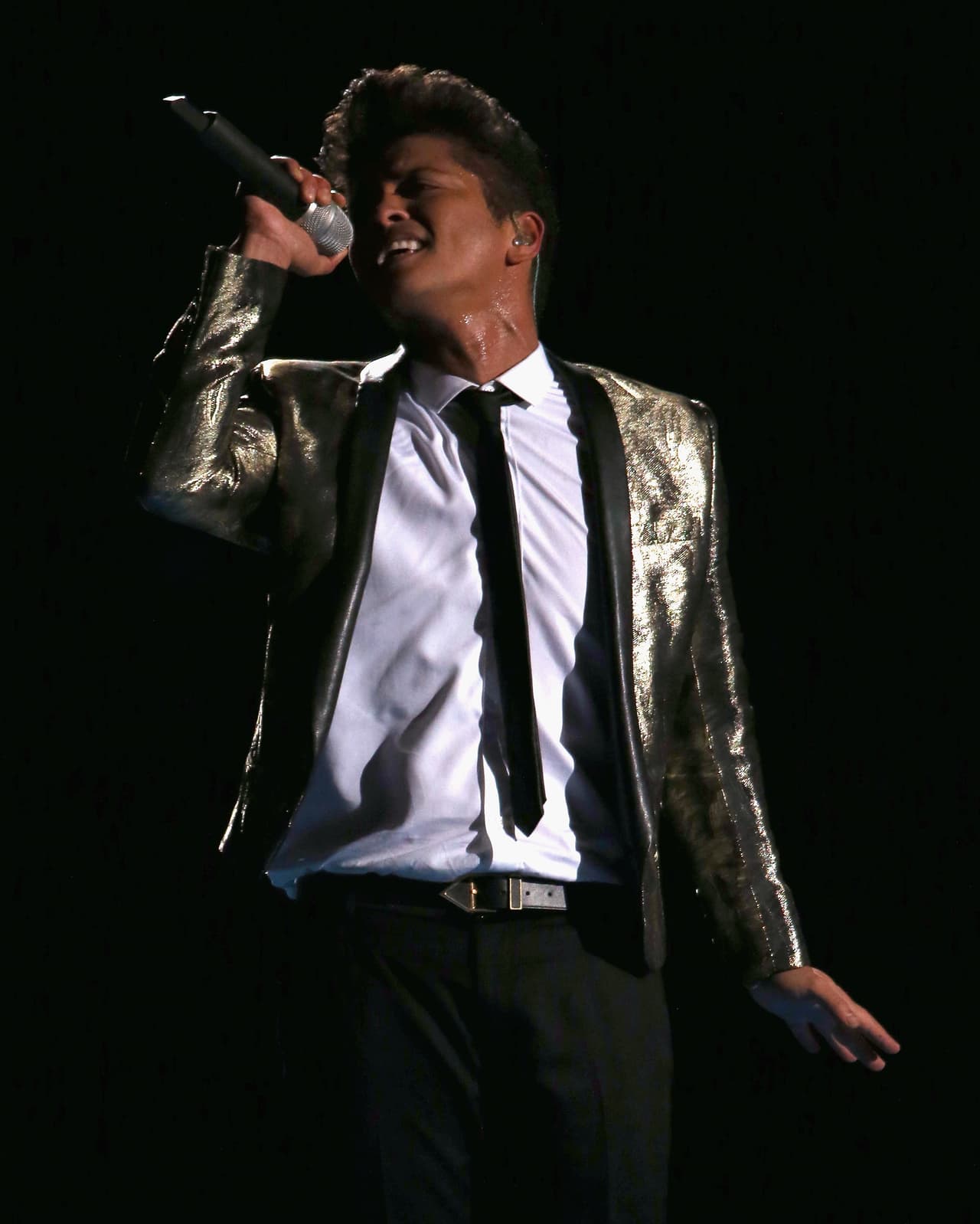 Bruno Mars está nominado en la categoría de Favorite Hitmaker y cómo no, si este hombre tiene un súper estilo y ritmo.