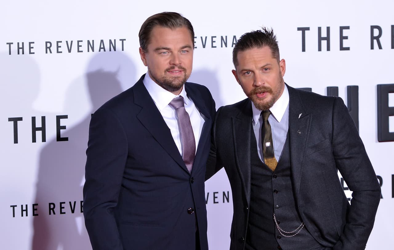 En esta película hubo varios galanes, ya que además de Leo, el guapo de Tom Hardy es otro ejemplo.