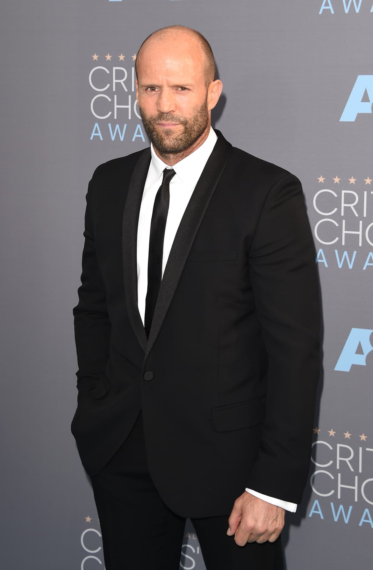 Este hombre es conocido por ser uno de los hombres de 'acción' de Hollywood.