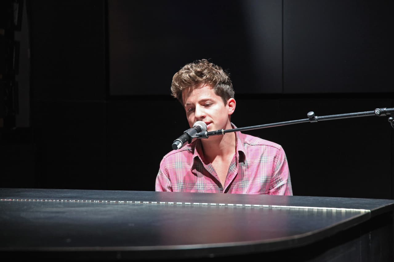 Este hombre está nominado en la categoría de Hitmaker, por el sencillo 'See You Again'.