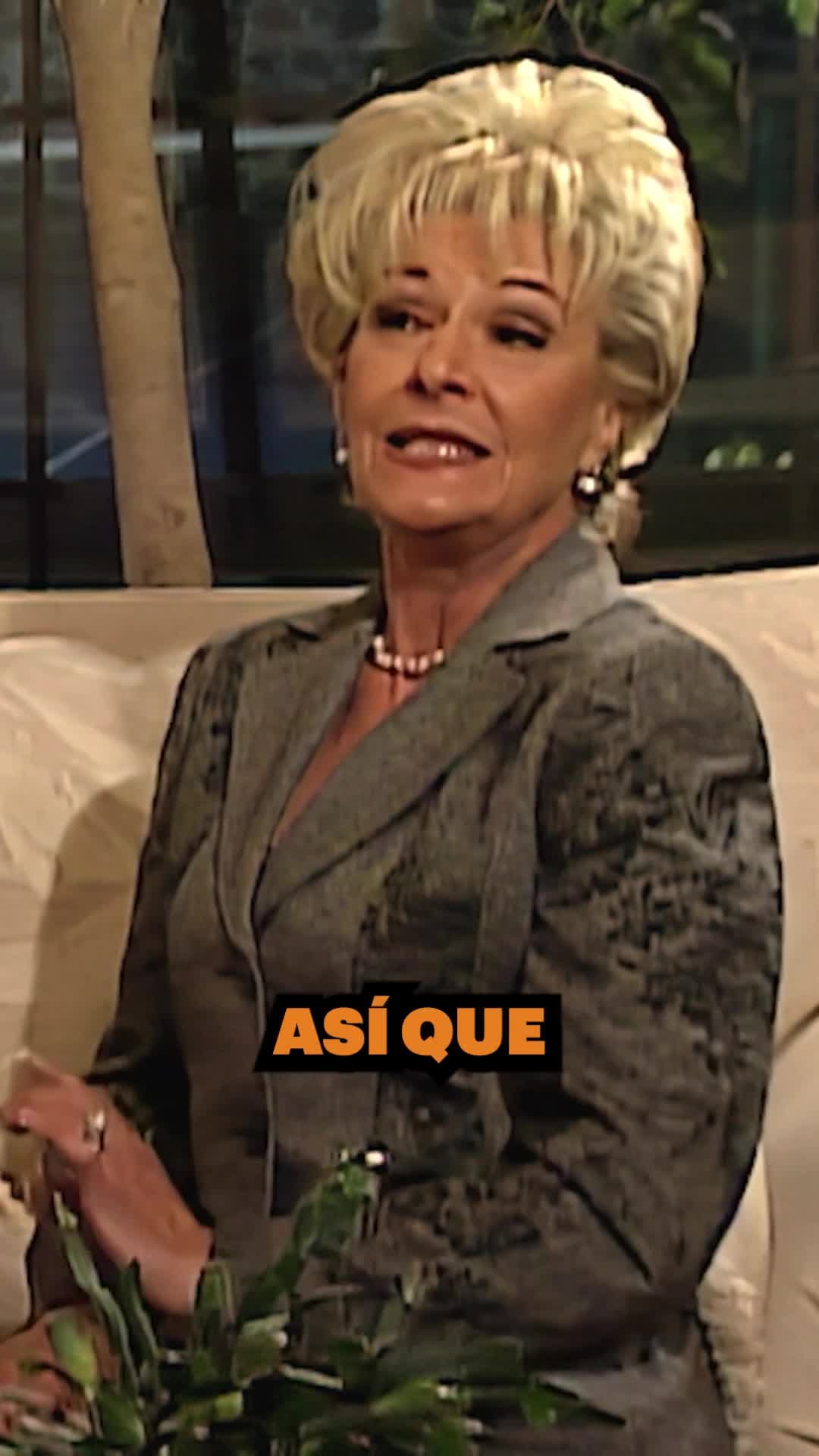 Elvira insiste que Pablo esta engatusado por Rosario