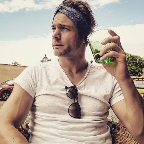 Horacio se está refrescando para recargar energías y seguir conociendo este mágico lugar.