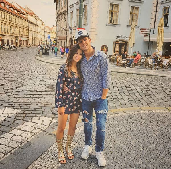 Tan sólo llevan unos pocos meses y al parecer toda va viento en popa. ¡Cupido sí que los flechó!