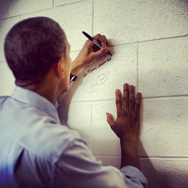 Ya que sin duda es una de los zurdos más famosos del mundo.