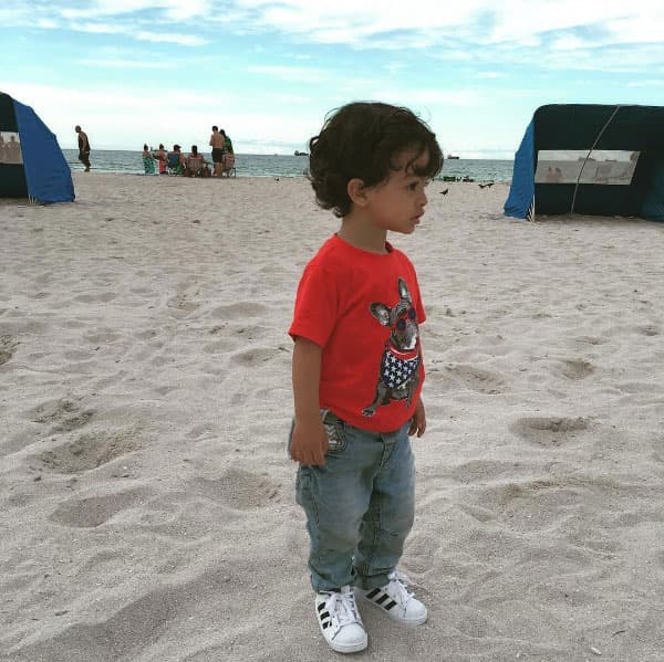 "Te amo #bbEmmanuel gracias a Dios por tu vida y por un año más de salud y por darme las fuerzas para salir adelante: mamá . El domingo te haremos tu fiesta con toda la ilusión que la disfrutes en compañía de nuestros amigos y familia. Feliz cumpleaños amado mío".