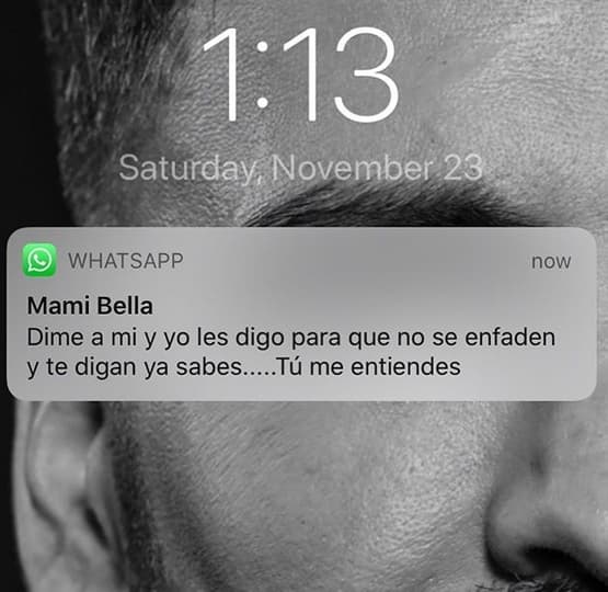 Entonces, la curiosa respuesta de su madre fue: "Dime a mí y yo les digo para 
<b><a href="https://www.univision.com/entretenimiento/al-desnudo-los-mensajes-de-texto-entre-jomari-goyso-y-su-mama-que-lo-desheredo-fotos" target="_blank">que no se enfaden</a></b> y te digan ya sabes… Tú me entiendes". 
<br>