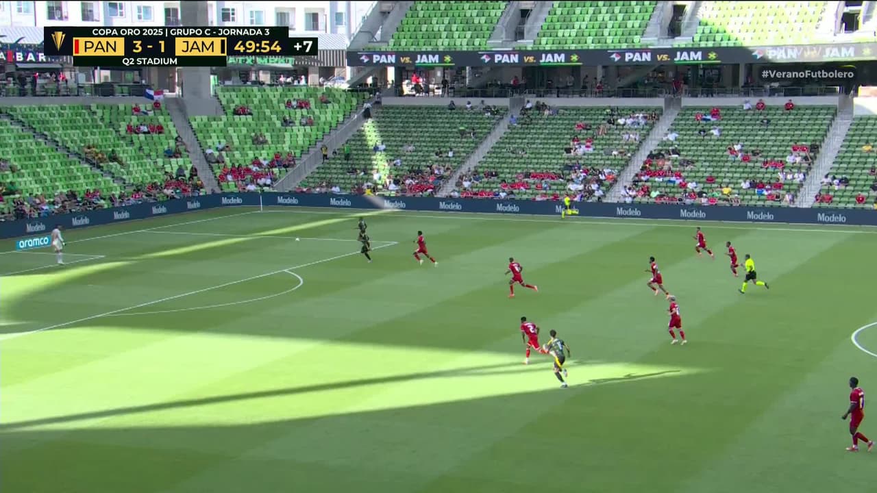 ¡TIRO ATAJADO! disparo por Warner Brown.