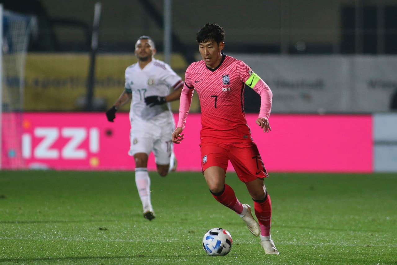 Corea del Sur abrió el marcador a los 20’ de juego. Apareció Raúl Jiménez (67’) para marcar el empate. Un par de minutos después Antuno (69’) dio vuelta al marcador y Salcedo (70’) marcaba el tercero para México. Al 87’ Kyung -won hizo el segundo de los asiáticos.