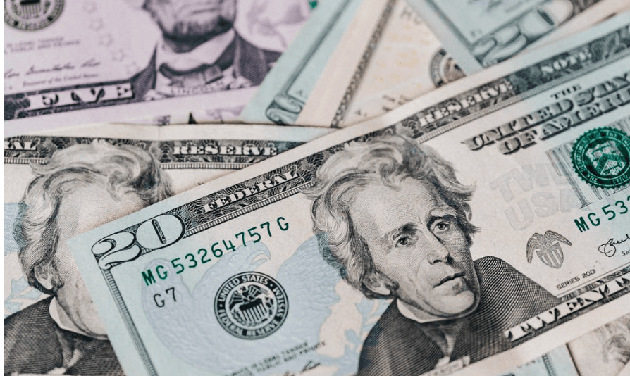 Cinco cambios que puedes hacer para ahorrar dinero en tiempos de inflación, según expertos 