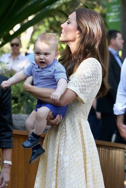 Kate como siempre lució elegante y sencilla con un vestido amarillo.