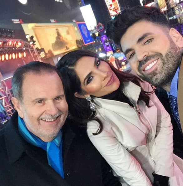 En la transmisión de Univision, El Gordo de Molina, Alejandra Espinoza y Jomari Goyso.