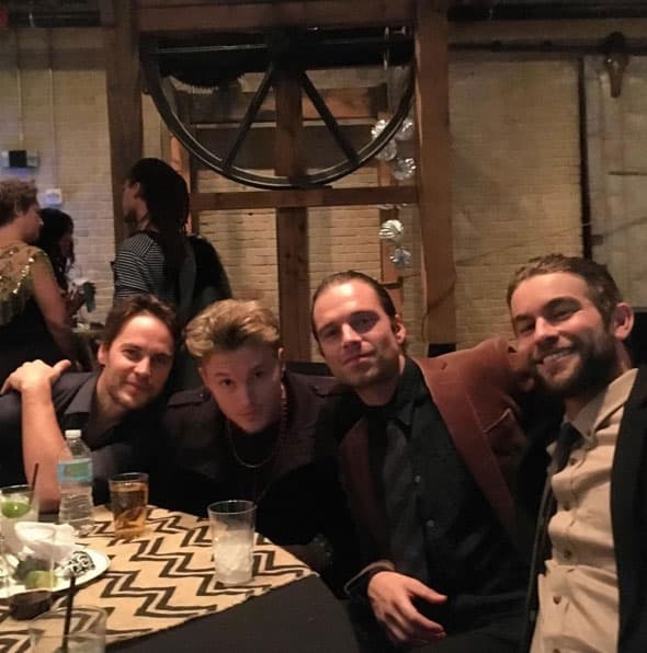 Sebastian Stan, Chace Crawford y Taylor Kitsch tuvieron reunión de "The Covenant".