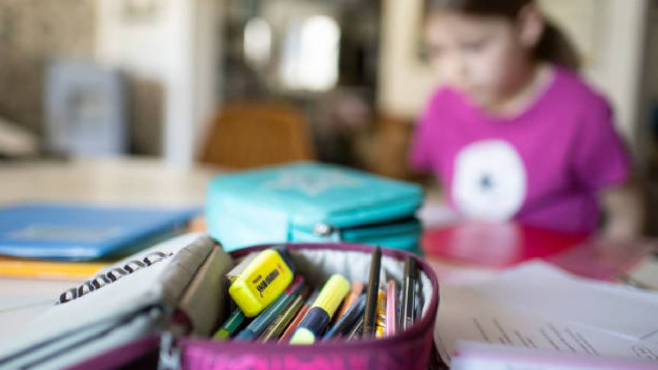 Colaboración con ICE: qué pasa si padres indocumentados dejan de enviar a sus hijos a la escuela