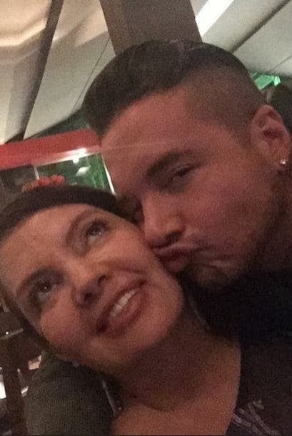 La mamá de J Balvin disfruta tanto con estos cariñitos de su exitoso hijo, a quien le fascina besar.