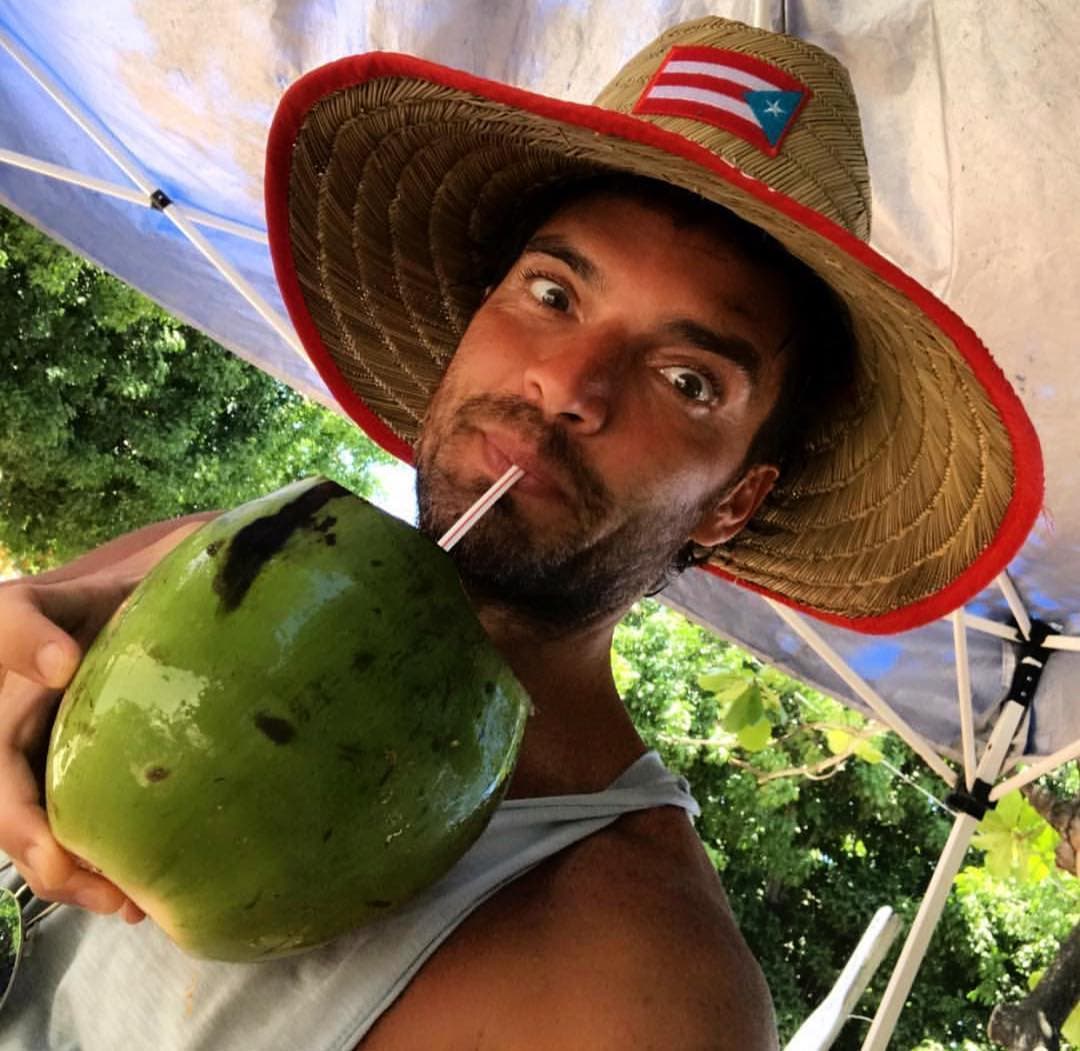 <a href="https://www.univision.com/entretenimiento/julian-gil-y-las-mujeres-de-su-vida-un-repaso-despues-de-la-separacion-con-marjorie-de-sousa-fotos">Julián Gil</a>, quien ha sostenido diversas relaciones amorosas entre las que destacan Marjorie de Sousa, Ximena Duque, Ana Lorena Sánchez, Viviana Serna y Mariana Seoane, aconsejó a su hija sobre la nueva etapa que va a emprender.