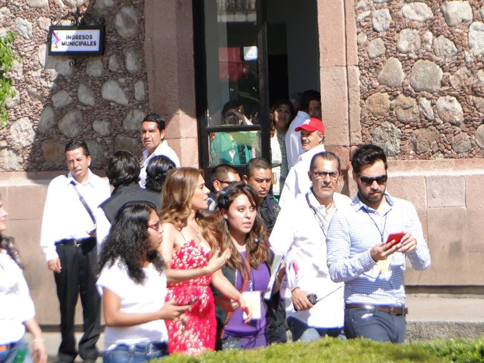 Así se preparan, nuestros talentos, antes de salir al aire.